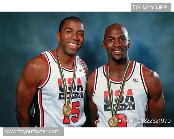 回顾历史那些曾经辉煌的老足球明星们的传奇故事与成就